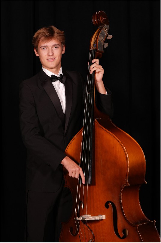 Braylon Schoch senior portrait