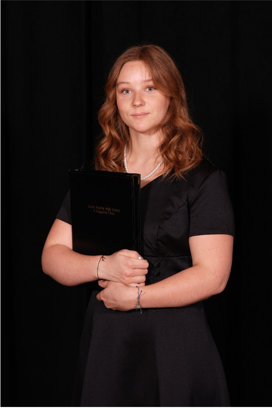 Sedona Yates senior portrait
